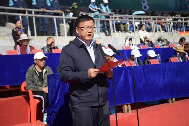 暖心！姆巴佩赛后安慰皇马队友迪亚斯